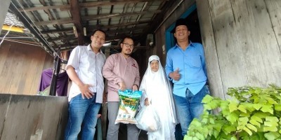 250 Paket Sembako Disalurkan Komunitas Muara Enim Bersedekah