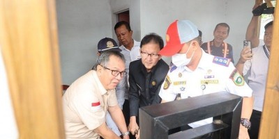 Tingkatkan Keselamatan Masyarakat, PTBA Bantu Pembangunan 4 Palang Pintu Kereta