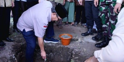 Pj. Bupati Letakkan Batu Pertama Rehab Total Pembangunan Masjid Jami Hidayatussolihin Desa Bulang