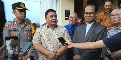 Tinjau Sejumlah Gereja, Sekda Pastikan Perayaan Ibadah Natal Berlangsung Aman, Nyaman dan Kondusif. 