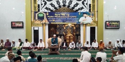 Kasdim 0404 / Muara Enim Hadiri Peringatan Isra Mi'raj Di Mesjid Jamiatul Muhajirin.