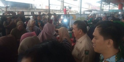 Dinas Perikanan Gelar Pasar Murah di Pasar Inpres Muara Enim.