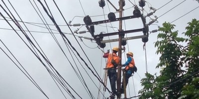 PLN Akhinya Penuhi Tuntutan Warga Masyarakat Kelurahan Muara Enim.