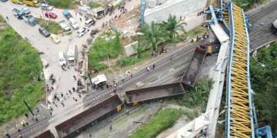 Kapolres Muara Enim Turun Langsung Ke Lokasi Kecelakan Kerja Pembangunan Fly Over Perlintasan Kereta Api Tebing Bantaian Yang Berada Di Jalan Lintas Tengah Sumatera.