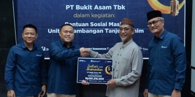 Berbagi Berkah Ramadan, Bukit Asam (PTBA) Salurkan Bantuan untuk 106 Masjid.