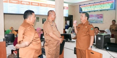 Sidak Hari Pertama Masuk Kerja Pasca Libur Lebaran, Pj. Bupati Pastikan Pelayanan Publik Berjalan Baik.