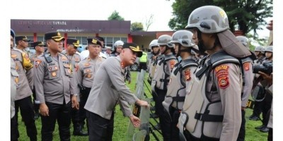 Jelang Pilkada, Kapolres Muara Enim Pimpin Apel Kesiapan Personil, Ranmor dan Peralatan Dalmas