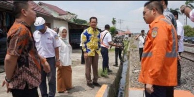 Asisten Perekobang Tinjau Lokasi Proyek Bersama PT. KAI.